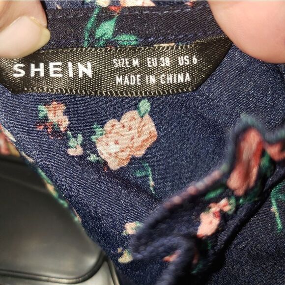 SHEIN Ruffle Collar & Sleeve Top Sz M - Picture 2 of 3